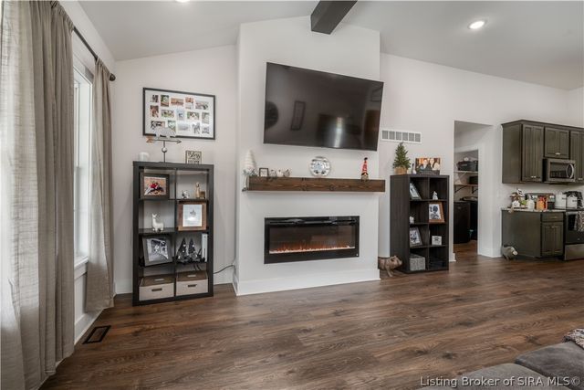 1109 Dora Drive, Sellersburg, IN 47172