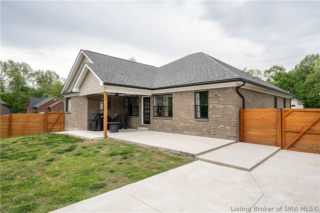 1109 Dora Drive, Sellersburg, IN 47172