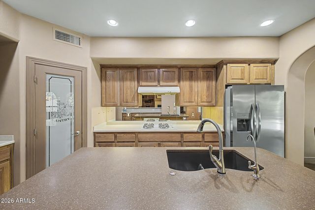 7240 E AURORA Drive, Scottsdale, AZ 85266