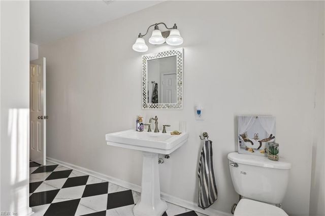 600 W Ocean View AVE C, Norfolk, VA 23503