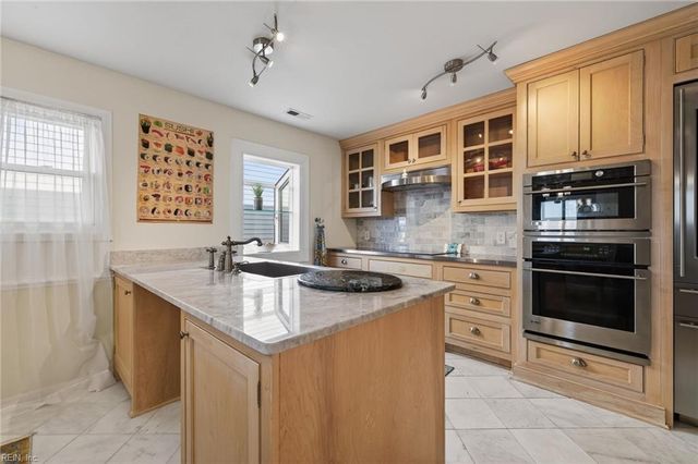 600 W Ocean View AVE C, Norfolk, VA 23503