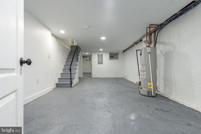 5208 GLENLOCH ST, Philadelphia, PA 19124