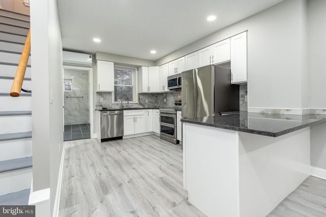 5208 GLENLOCH ST, Philadelphia, PA 19124