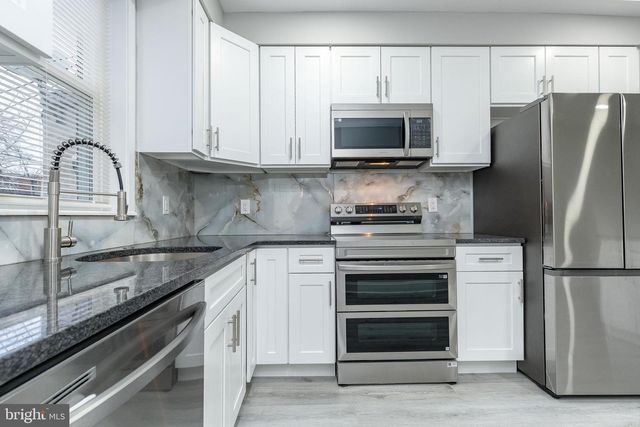 5208 GLENLOCH ST, Philadelphia, PA 19124