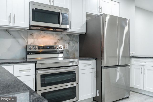 5208 GLENLOCH ST, Philadelphia, PA 19124