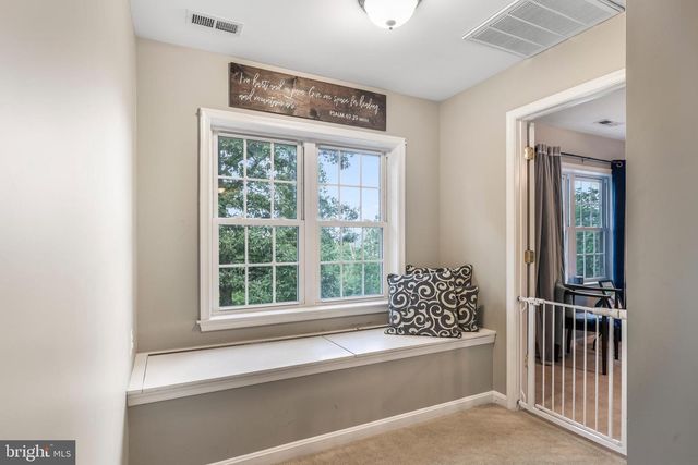 527 GRIMES GOLDEN RD, Linden, VA 22642