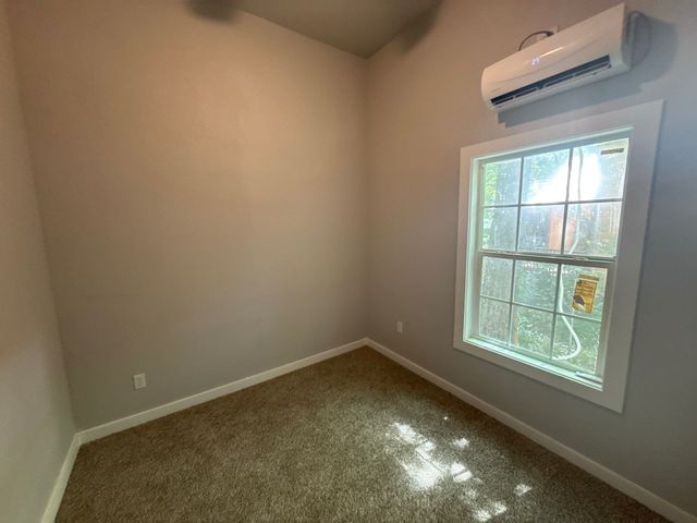 320 W 6th Street, Bonham, TX 75418