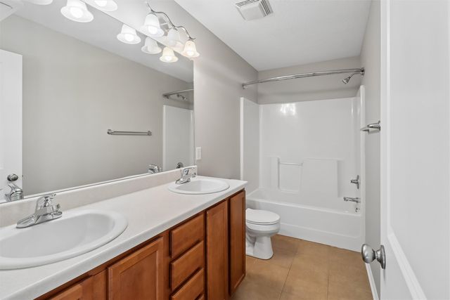 225 SE Booth Avenue, Waukee, IA 50263