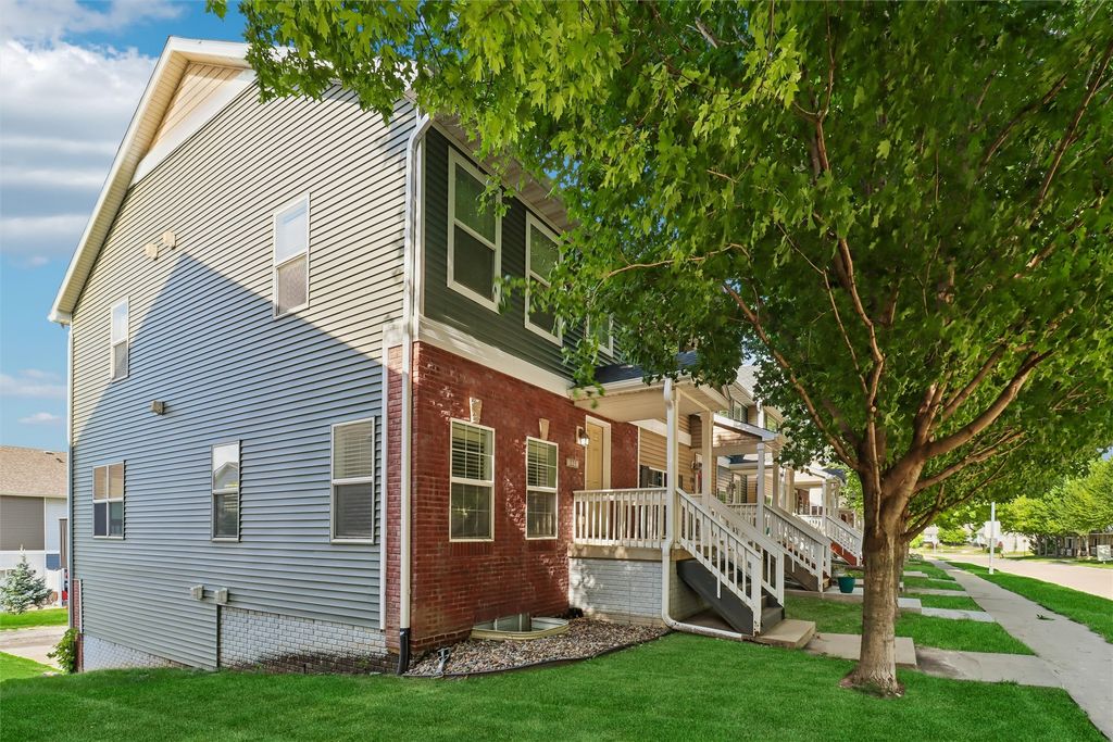 225 SE Booth Avenue, Waukee, IA 50263