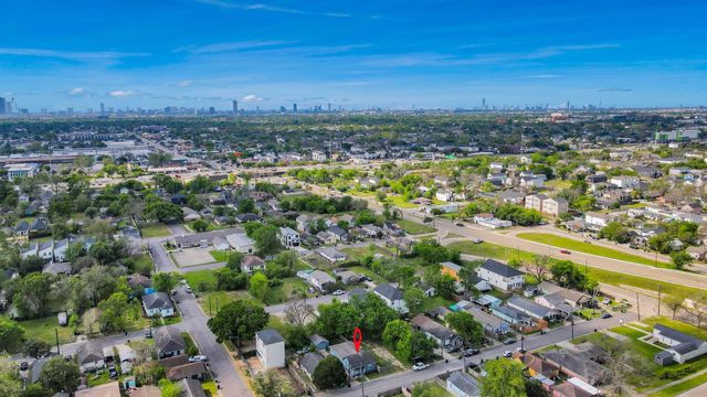 1322 E 36th Street, Houston, TX 77022