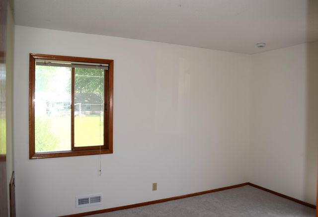 673 109th Lane NE, Blaine, MN 55434