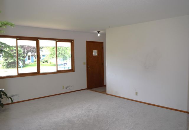 673 109th Lane NE, Blaine, MN 55434