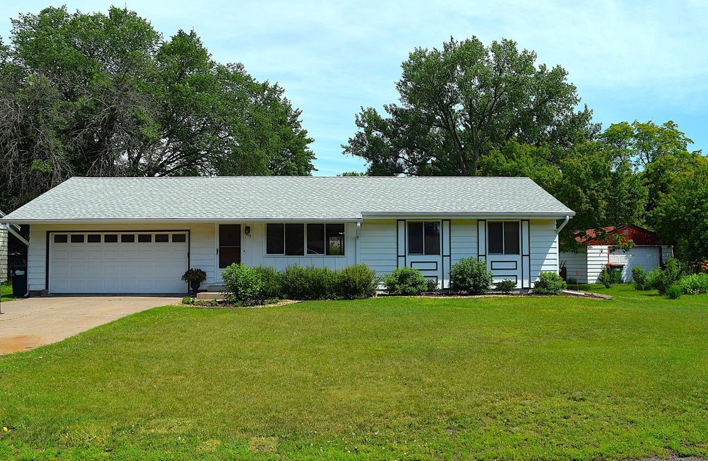 673 109th Lane NE, Blaine, MN 55434