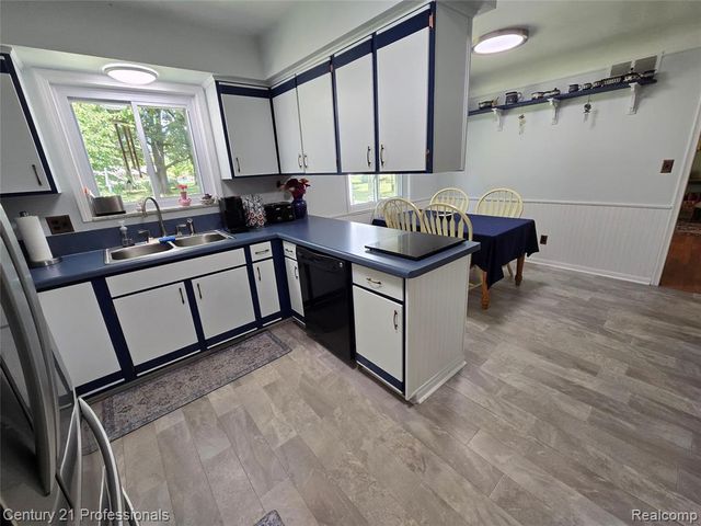 650 Longford Drive, Rochester Hills, MI 48309