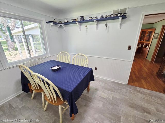 650 Longford Drive, Rochester Hills, MI 48309