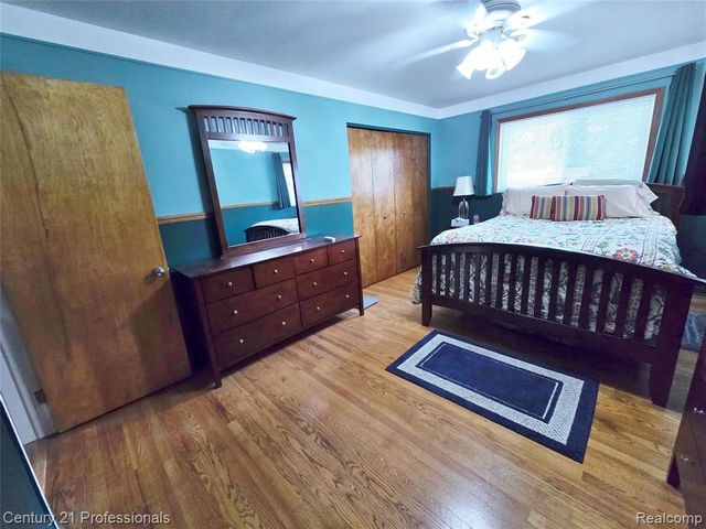 650 Longford Drive, Rochester Hills, MI 48309