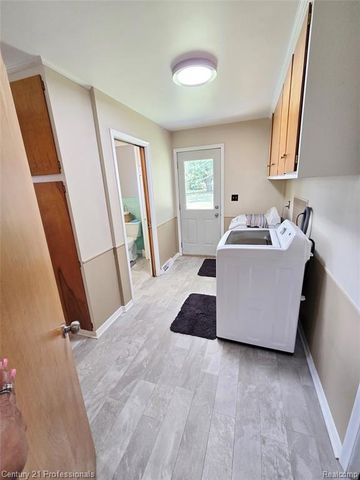 650 Longford Drive, Rochester Hills, MI 48309