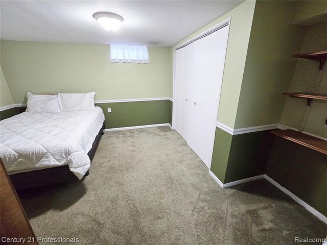 650 Longford Drive, Rochester Hills, MI 48309