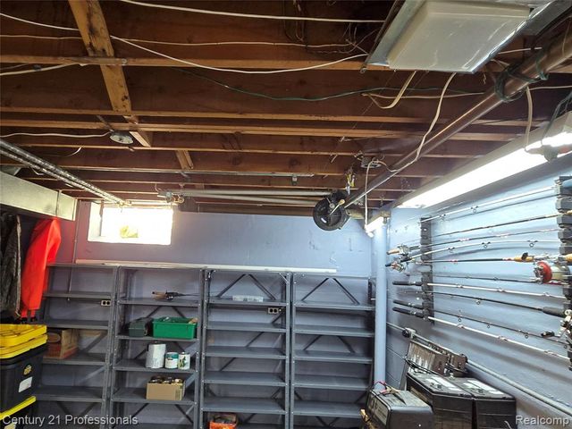 650 Longford Drive, Rochester Hills, MI 48309