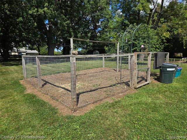 650 Longford Drive, Rochester Hills, MI 48309