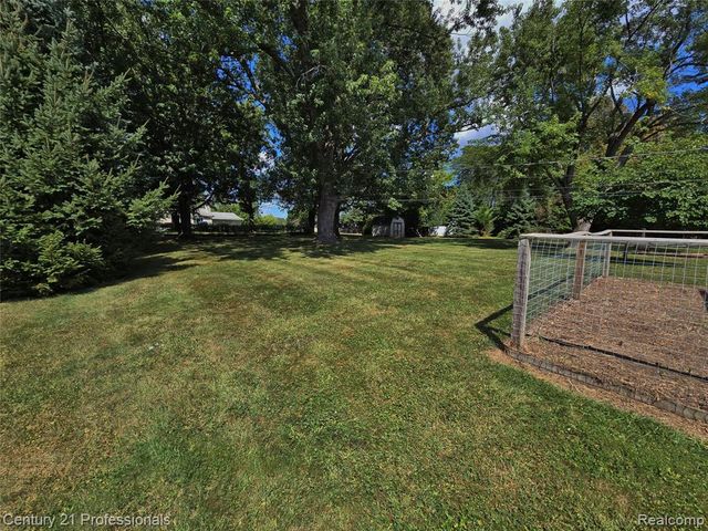 650 Longford Drive, Rochester Hills, MI 48309