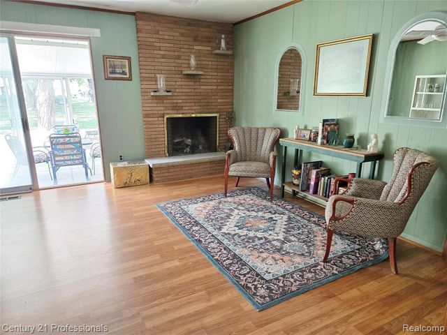 650 Longford Drive, Rochester Hills, MI 48309