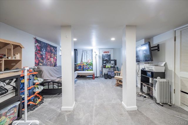 2015 Freeman Avenue, East Meadow, NY 11554