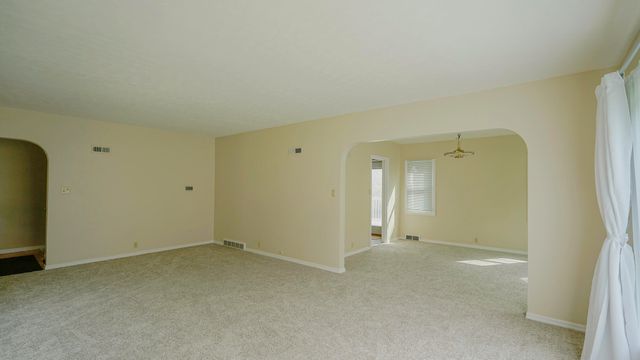917 GRANDVIEW Avenue, Council Bluffs, IA 51503