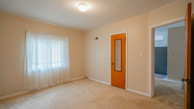 917 GRANDVIEW Avenue, Council Bluffs, IA 51503