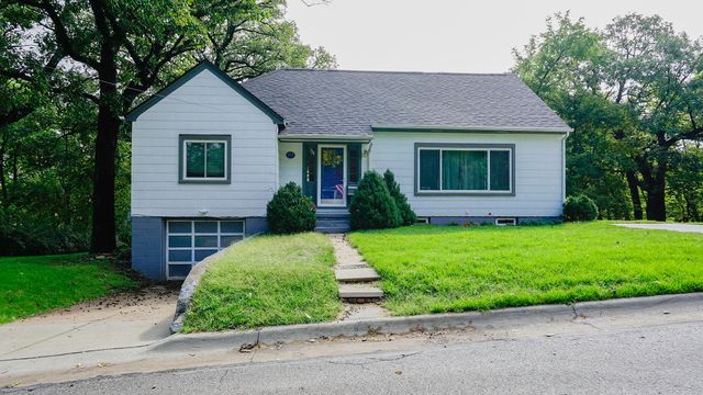 917 GRANDVIEW Avenue, Council Bluffs, IA 51503