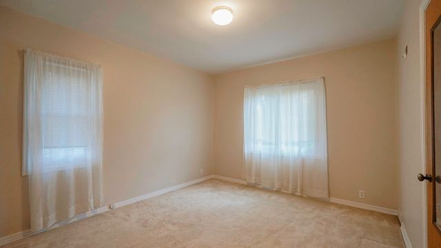 917 GRANDVIEW Avenue, Council Bluffs, IA 51503