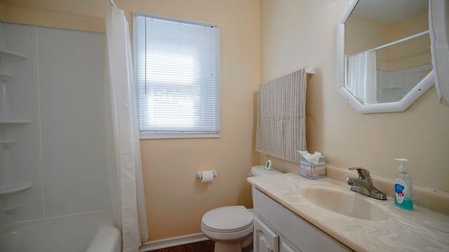 917 GRANDVIEW Avenue, Council Bluffs, IA 51503
