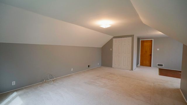 917 GRANDVIEW Avenue, Council Bluffs, IA 51503