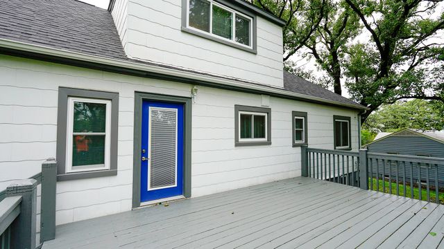917 GRANDVIEW Avenue, Council Bluffs, IA 51503