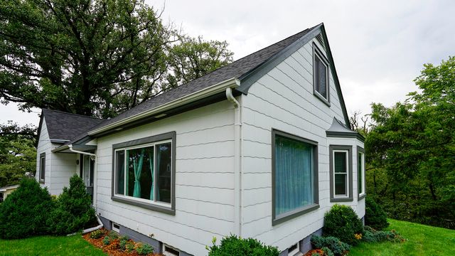 917 GRANDVIEW Avenue, Council Bluffs, IA 51503
