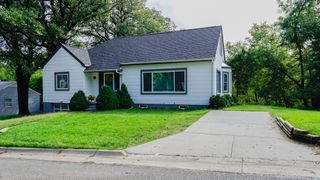 917 GRANDVIEW Avenue, Council Bluffs, IA 51503