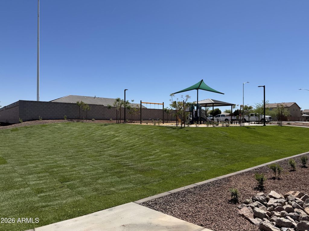 Image 18 of property listing at 6524 S 78TH Lane, Laveen, AZ 85339
