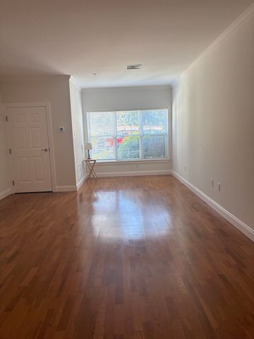 35 Commonwealthh 110, Newton, MA 02467
