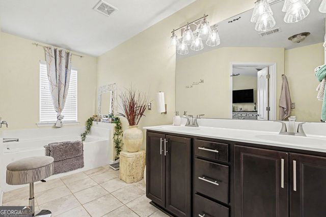 5563 Radford Loop, Fairburn, GA 30213