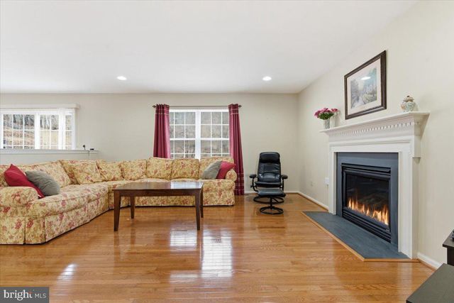 706 FRANKLIN CT, East Stroudsburg, PA 18302