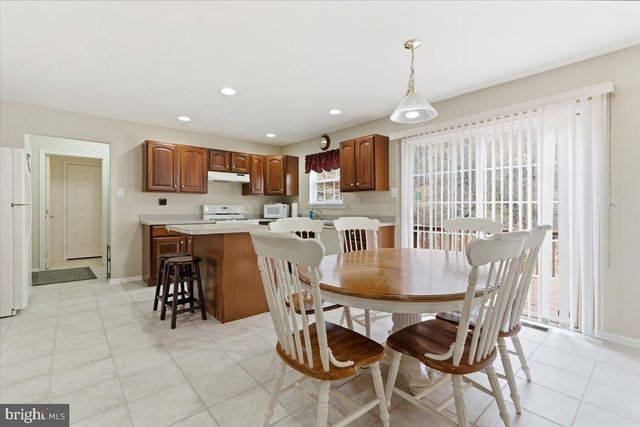 706 FRANKLIN CT, East Stroudsburg, PA 18302