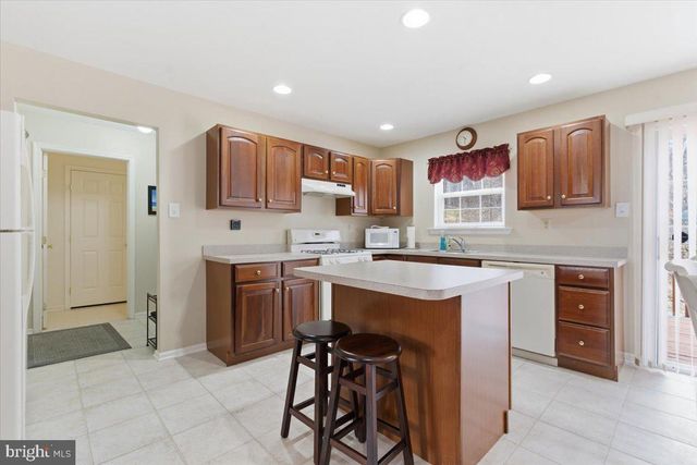 706 FRANKLIN CT, East Stroudsburg, PA 18302