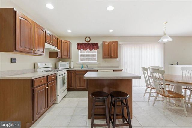 706 FRANKLIN CT, East Stroudsburg, PA 18302