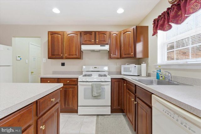 706 FRANKLIN CT, East Stroudsburg, PA 18302