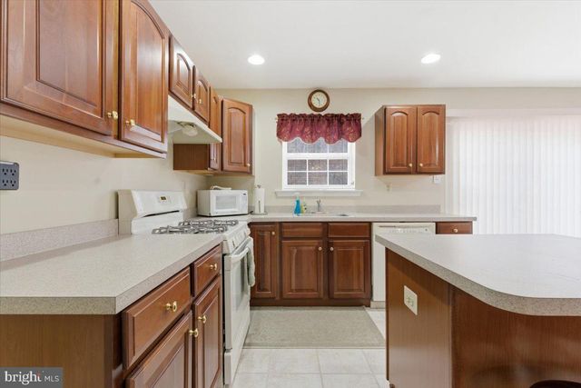 706 FRANKLIN CT, East Stroudsburg, PA 18302