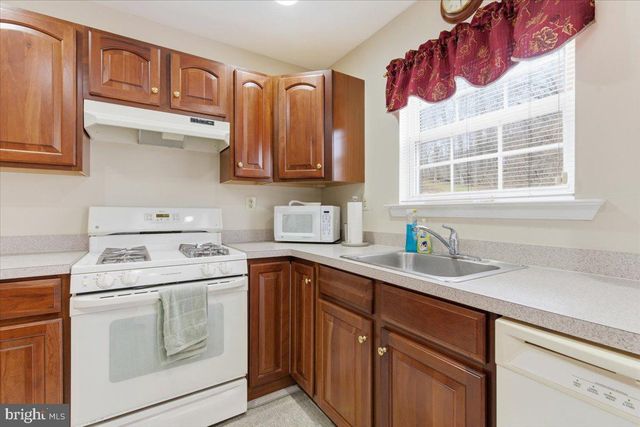 706 FRANKLIN CT, East Stroudsburg, PA 18302