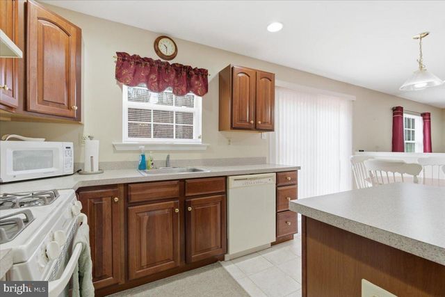 706 FRANKLIN CT, East Stroudsburg, PA 18302