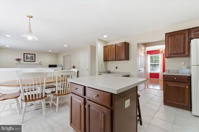 706 FRANKLIN CT, East Stroudsburg, PA 18302