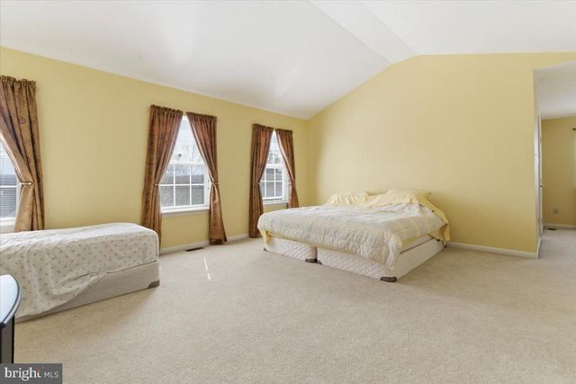 706 FRANKLIN CT, East Stroudsburg, PA 18302