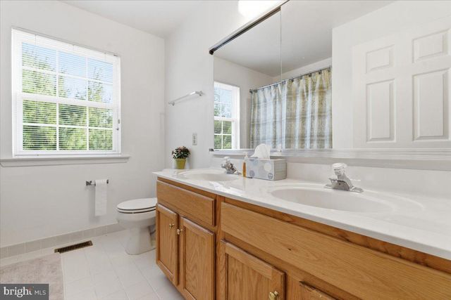 706 FRANKLIN CT, East Stroudsburg, PA 18302